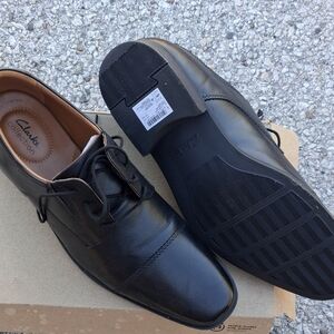Clarks Black Leather Oxfords for Men